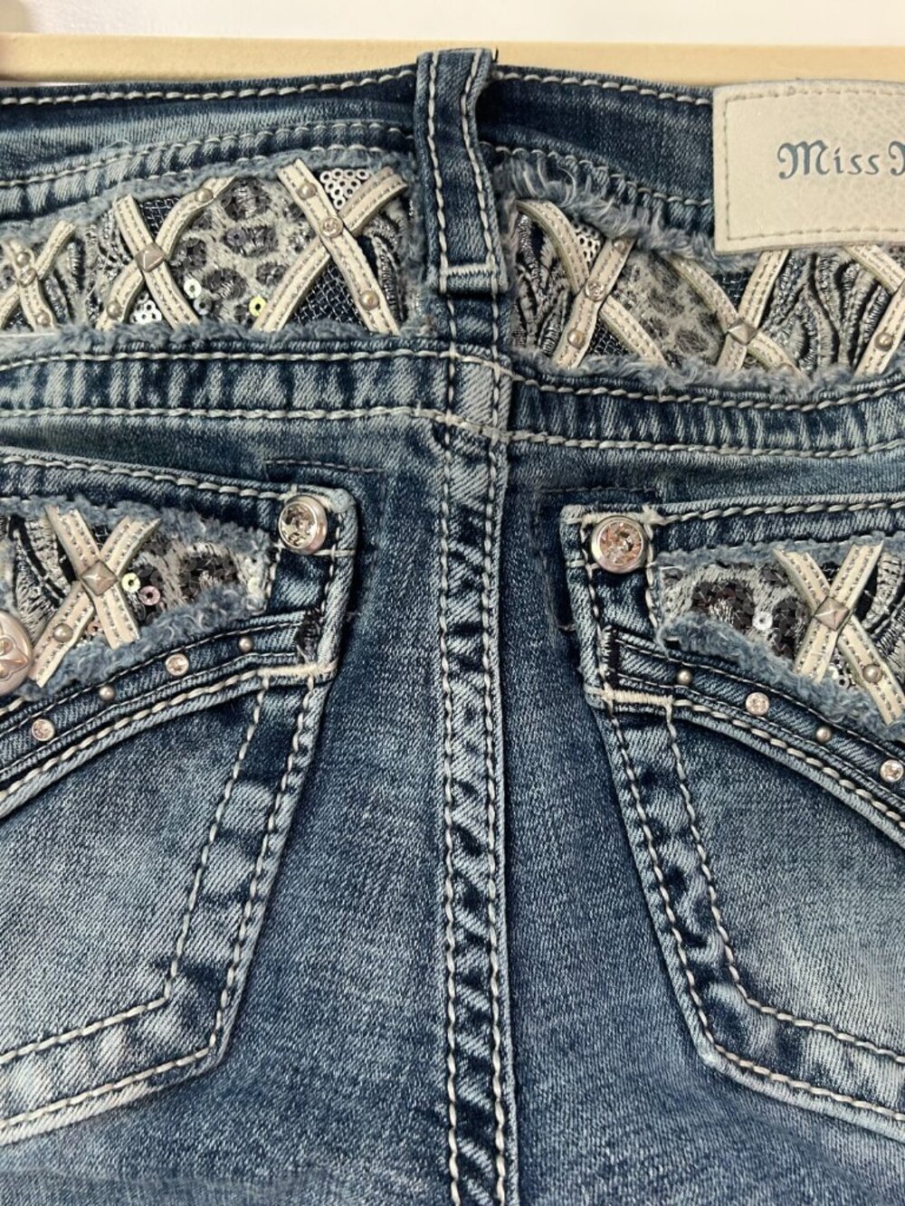 Miss Me Mid Rise Boot Cut Jeans Size 25 - Picture 3 of 3
